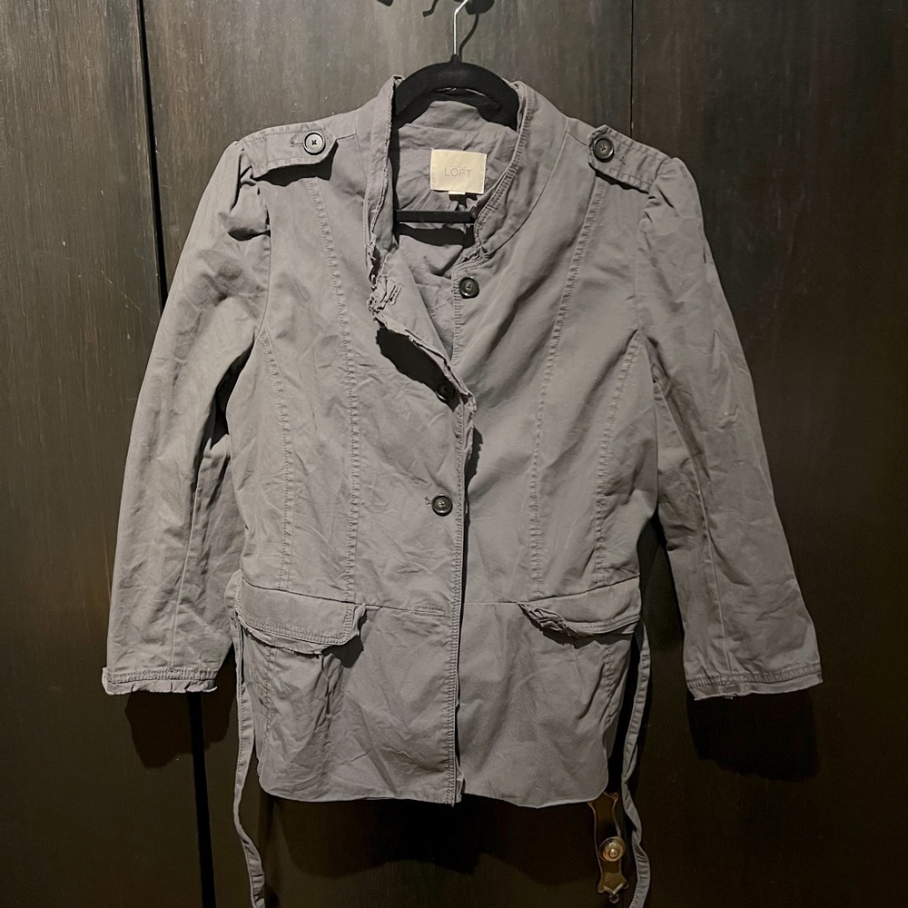 LOFT Ruffled light weight jacket /top size 12